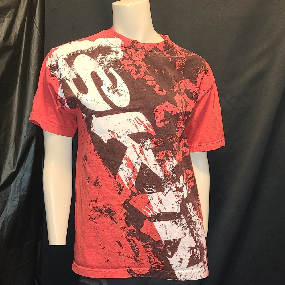 VINTAGE SKIN Graphic Red T-Shirt